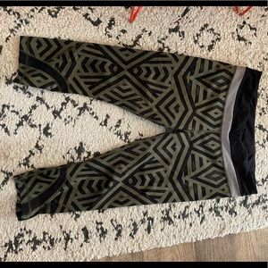 Lululemon inspire crop